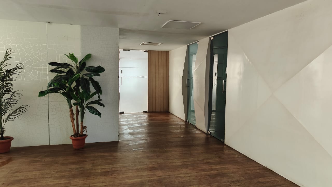 Mondeal Square - Prahladnagar