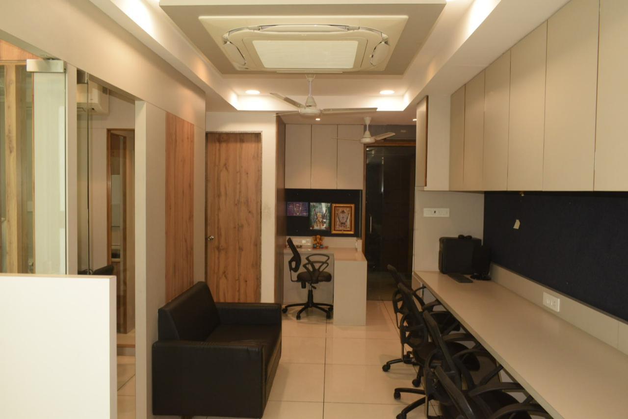 Ratnaakar Nine Square - Vastrapur