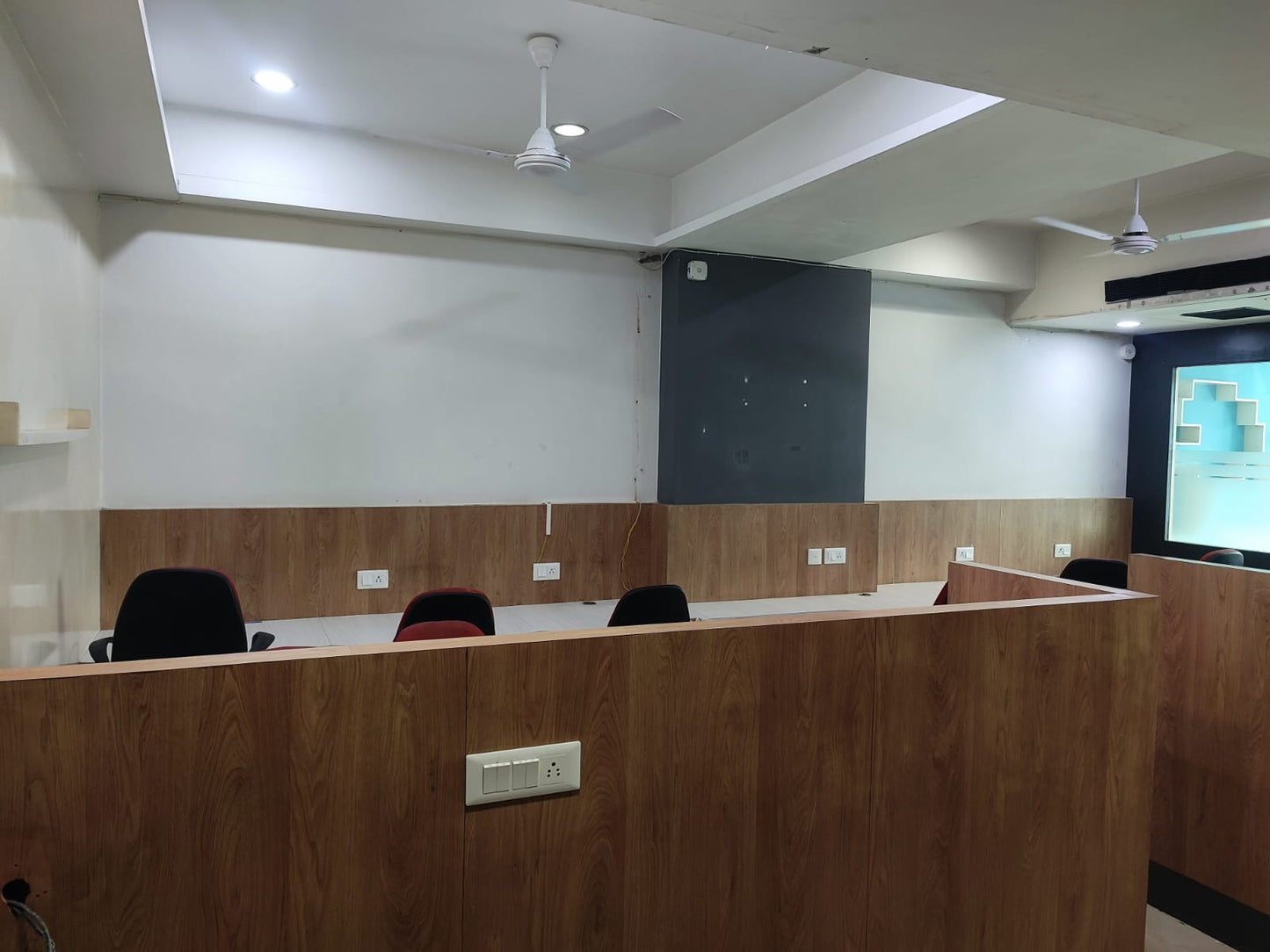 Pinnacle Business Park - Prahladnagar